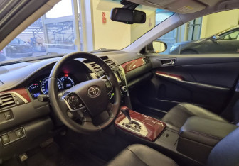 Подержанный автомобиль Toyota Camry Sedan 2013 года (7 фото)