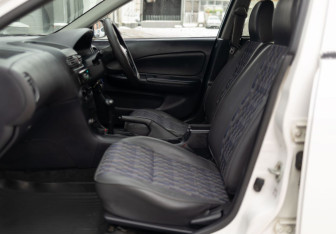 Подержанный автомобиль Nissan AD 2003 года (17 фото)