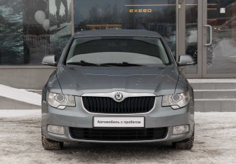 Подержанный автомобиль Skoda Superb Wagon 2012 года (2 фото)