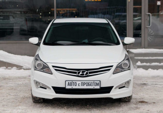 Подержанный автомобиль Hyundai Solaris Hatchback 2014 года (2 фото)