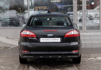 Подержанный автомобиль Ford Mondeo Sedan 2007 года (6 фото)