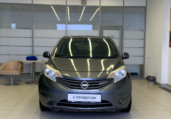 Подержанный автомобиль Nissan Note 2013 года (3 фото)