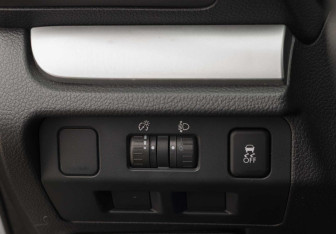 Подержанный автомобиль Subaru XV 2012 года (16 фото)