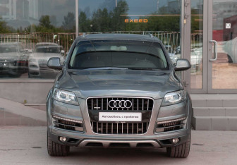 Подержанный автомобиль Audi Q7 2014 года (2 фото)