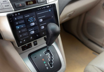 Подержанный автомобиль Lexus RX 2005 года (16 фото)