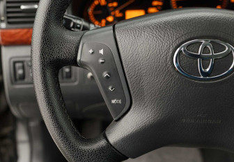 Подержанный автомобиль Toyota Avensis Sedan 2005 года (12 фото)