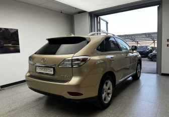 Подержанный автомобиль Lexus RX 2009 года (4 фото)
