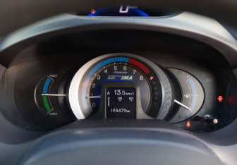 Подержанный автомобиль Honda Insight Hatchback 2009 года (12 фото)