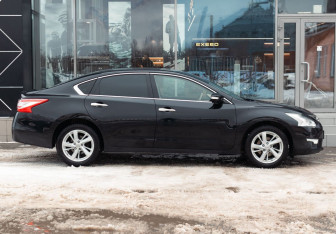Подержанный автомобиль Nissan Teana 2014 года (4 фото)