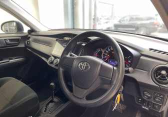 Подержанный автомобиль Toyota Corolla Sedan 2019 года (8 фото)