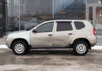 Подержанный автомобиль Renault Duster 2014 года (8 фото)