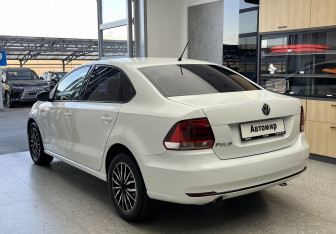 Подержанный автомобиль Volkswagen Polo Sedan 2016 года (6 фото)