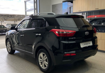 Подержанный автомобиль Hyundai Creta 2019 года (7 фото)