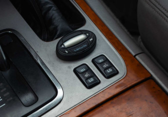 Подержанный автомобиль Toyota Land Cruiser Suv 2002 года (15 фото)