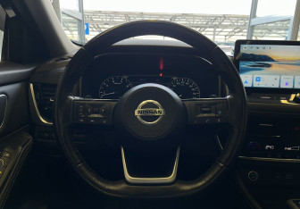 Подержанный автомобиль Nissan X-Trail 2022 года (11 фото)