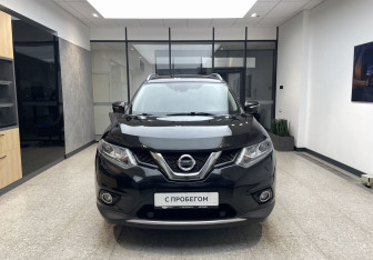 Подержанный автомобиль Nissan X-Trail 2017 года (2 фото)