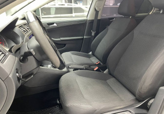 Подержанный автомобиль Volkswagen Jetta Sedan 2014 года (9 фото)