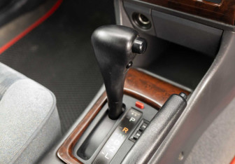 Подержанный автомобиль Toyota Carina Sedan 1999 года (14 фото)