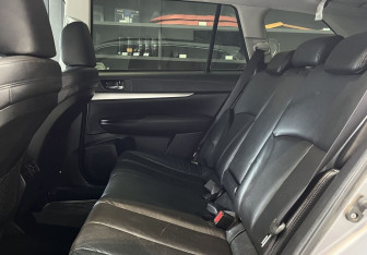 Подержанный автомобиль Subaru Legacy Wagon 2010 года (16 фото)