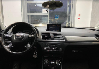 Подержанный автомобиль Audi Q3 2013 года (15 фото)