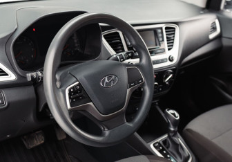 Подержанный автомобиль Hyundai Solaris Sedan 2019 года (11 фото)