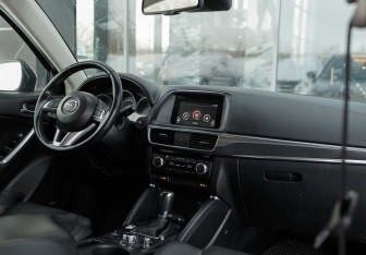 Подержанный автомобиль Mazda CX-5 2015 года (10 фото)