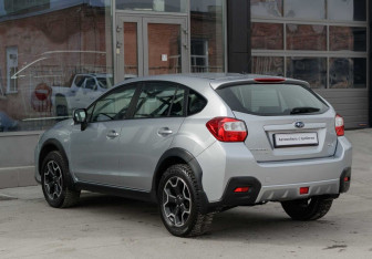 Подержанный автомобиль Subaru XV 2012 года (7 фото)