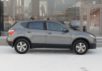 Подержанный автомобиль Nissan Qashqai 2012 года (4 фото)