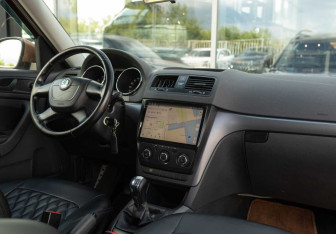 Подержанный автомобиль Skoda Yeti 2012 года (10 фото)
