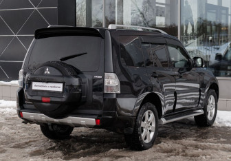 Подержанный автомобиль Mitsubishi Pajero 2006 года (5 фото)