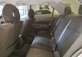 Подержанный автомобиль Mitsubishi Lancer Sedan 2006 года (13 фото)
