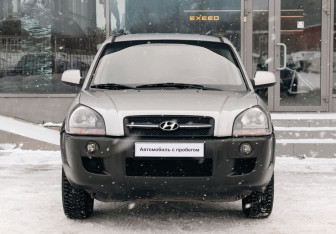 Подержанный автомобиль Hyundai Tucson 2008 года (2 фото)