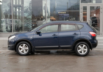 Подержанный автомобиль Nissan Qashqai 2010 года (8 фото)
