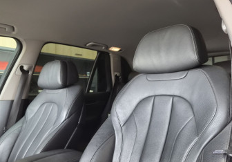 Подержанный автомобиль BMW X5 2017 года (14 фото)