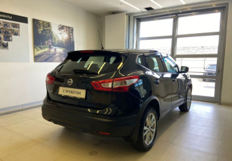 Подержанный автомобиль Nissan Qashqai 2016 года (5 фото)