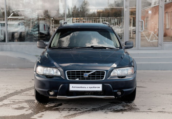 Подержанный автомобиль Volvo XC70 2001 года (2 фото)