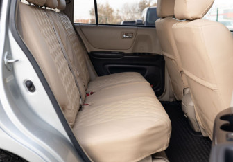 Подержанный автомобиль Toyota Highlander 2002 года (19 фото)