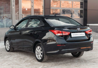 Подержанный автомобиль Changan Alsvin 2023 года (7 фото)