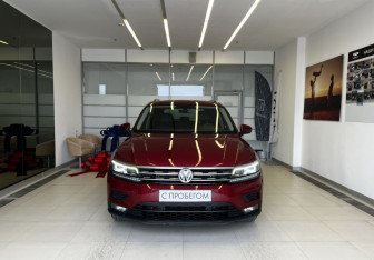 Подержанный автомобиль Volkswagen Tiguan 2018 года (2 фото)