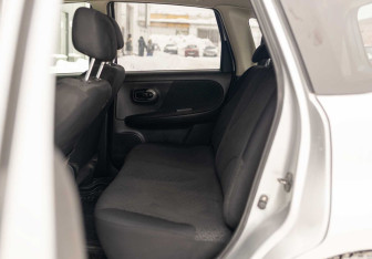 Подержанный автомобиль Nissan Note 2012 года (18 фото)