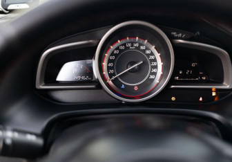 Подержанный автомобиль Mazda 3 Sedan 2014 года (13 фото)