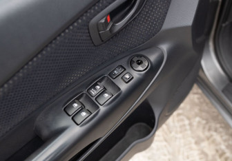 Подержанный автомобиль Hyundai Tucson 2008 года (15 фото)