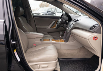 Подержанный автомобиль Toyota Camry Sedan 2006 года (20 фото)