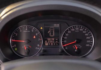 Подержанный автомобиль Nissan X-Trail 2013 года (13 фото)