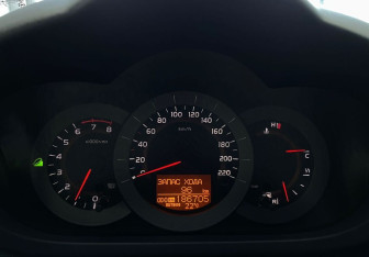 Подержанный автомобиль Toyota RAV4 2008 года (14 фото)