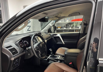Подержанный автомобиль Toyota Land Cruiser Prado 2017 года (13 фото)