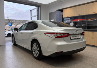 Подержанный автомобиль Toyota Camry Sedan 2018 года (5 фото)