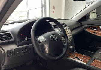 Подержанный автомобиль Toyota Camry Sedan 2011 года (7 фото)