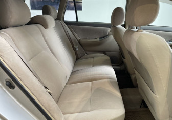 Подержанный автомобиль Toyota Corolla Wagon 2005 года (9 фото)