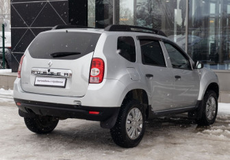 Подержанный автомобиль Renault Duster 2013 года (5 фото)